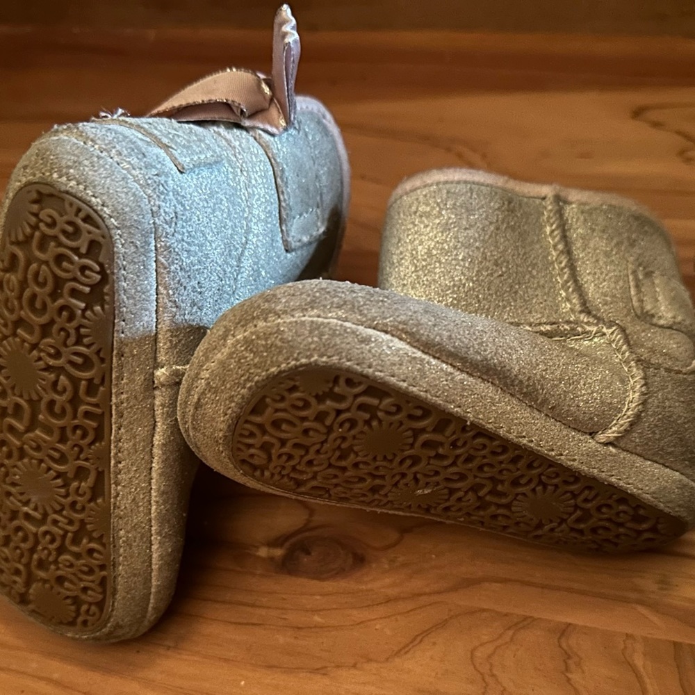 UGG Baby Girls Jesse Bow II Booties sliver and pink - Picture 4 of 4